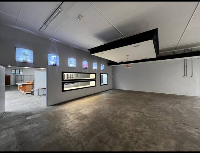 808M² WAREHOUSE TO LET IN STAMFORD HILL